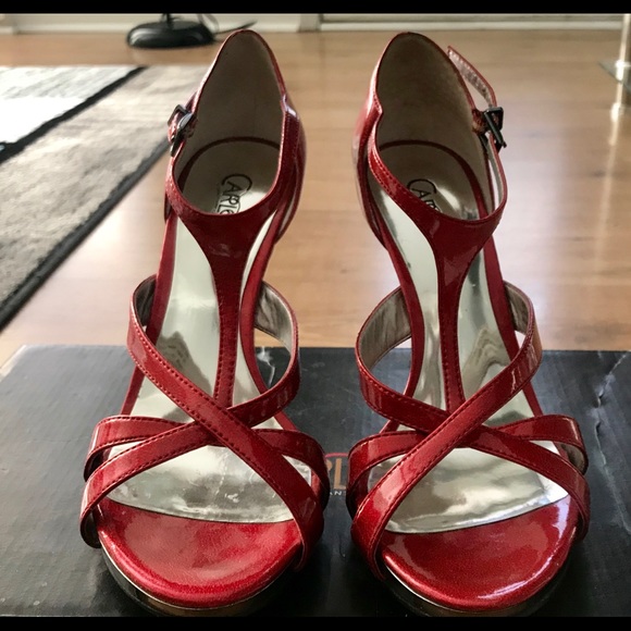 Gracious Red Patent Leather Carlos Santana heels - Picture 2 of 5